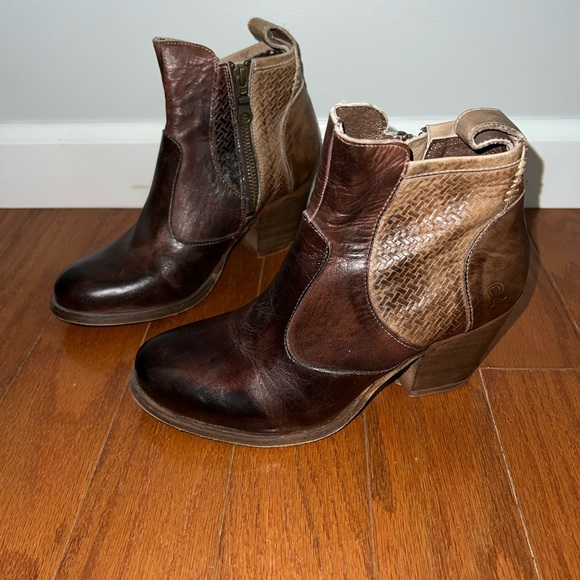 Roan dark leather ankle boots size 6.5 - Picture 1 of 3